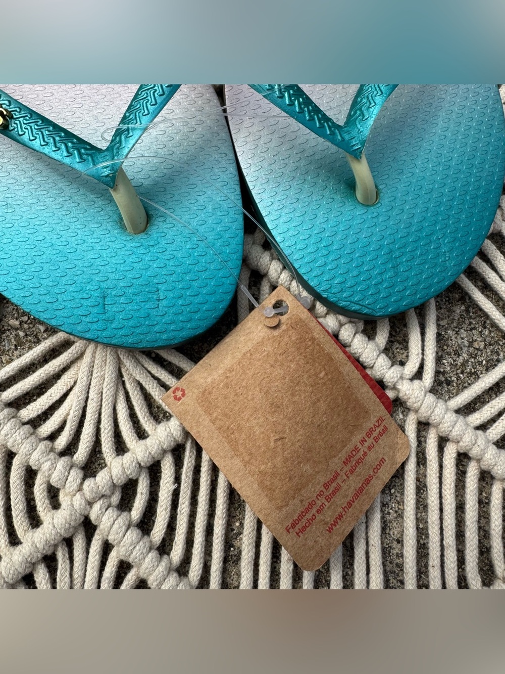 NWT Havaianas Rainbow Flip Flops Women’s Size 6 - Picture 3 of 5
